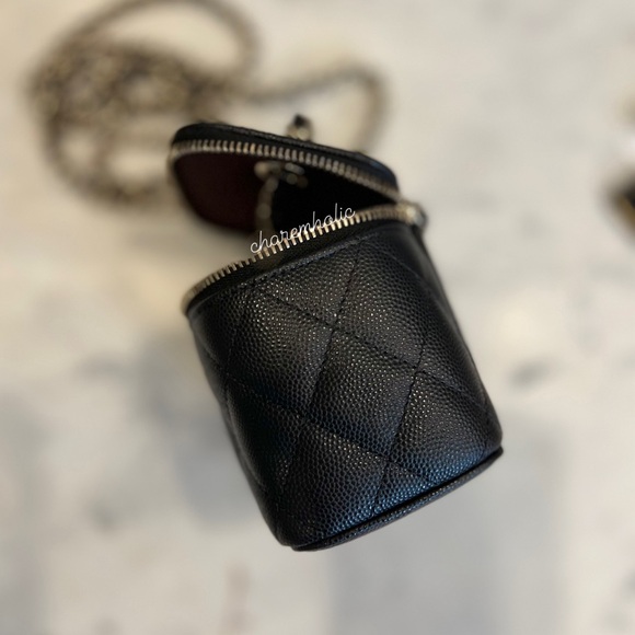 NWT! 🖤22C CHANEL Black Mini Square Vanity Grained Gold HW Chain Bag - Picture 5 of 8